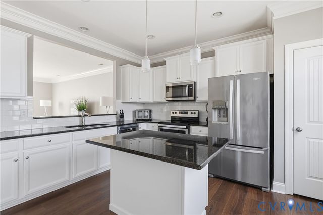 17004 Gossamer Dr, Moseley, VA 23120