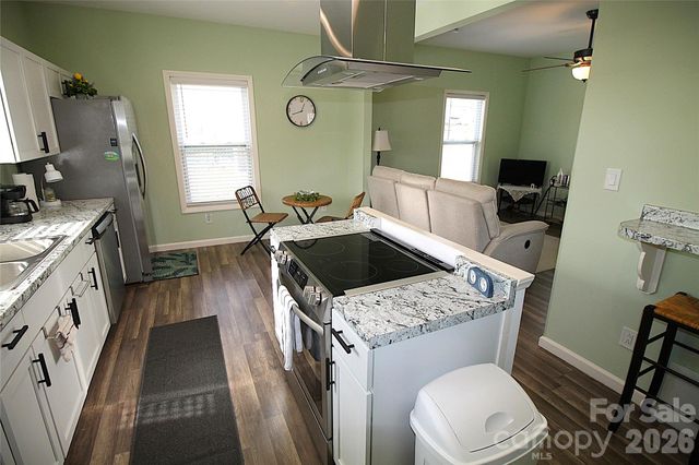 112 E Hartford Avenue E, Bessemer City, NC 28016