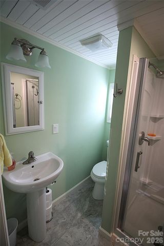 112 E Hartford Avenue E, Bessemer City, NC 28016