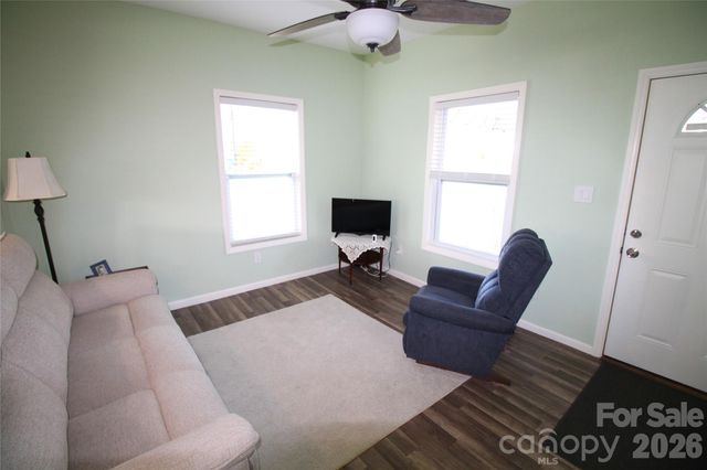 112 E Hartford Avenue E, Bessemer City, NC 28016