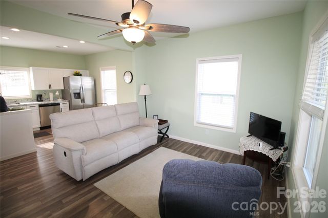 112 E Hartford Avenue E, Bessemer City, NC 28016