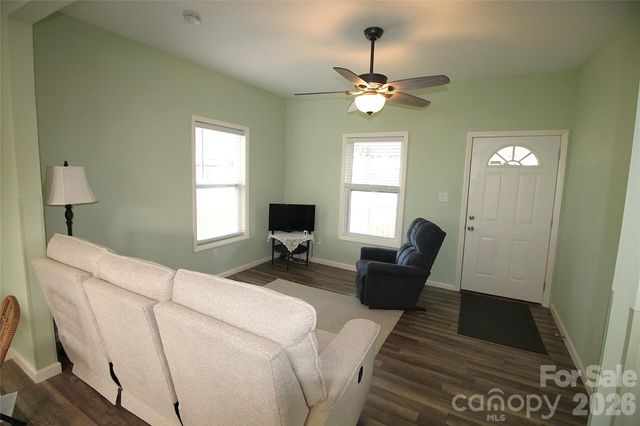 112 E Hartford Avenue E, Bessemer City, NC 28016