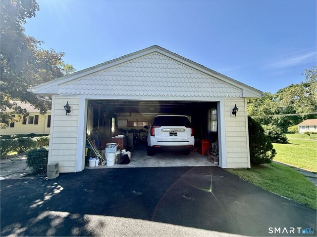 347 Fairlea Road, Orange, CT 06477
