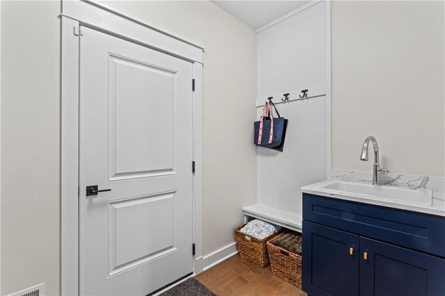 16 Barrington Court, Monaca, PA 15061