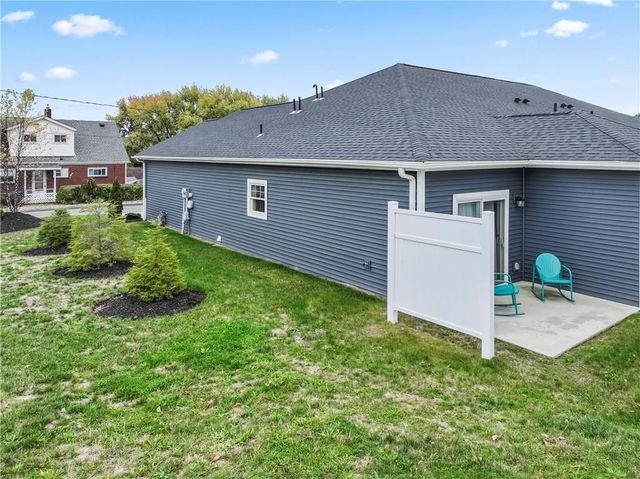 16 Barrington Court, Monaca, PA 15061
