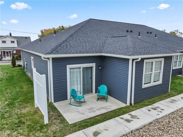 16 Barrington Court, Monaca, PA 15061