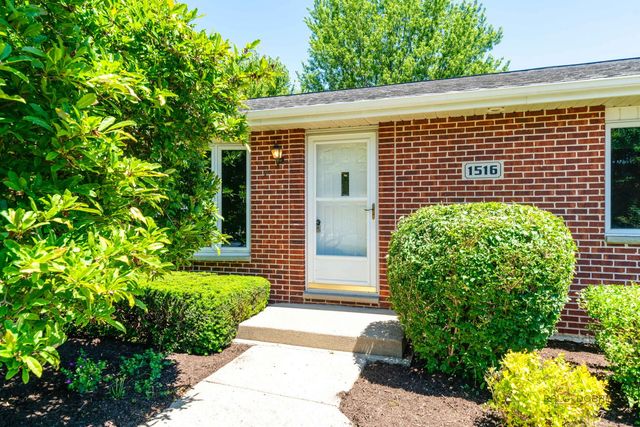 1516 W Reiche Lane, Mchenry, IL 60051
