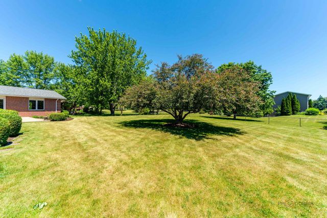 1516 W Reiche Lane, Mchenry, IL 60051