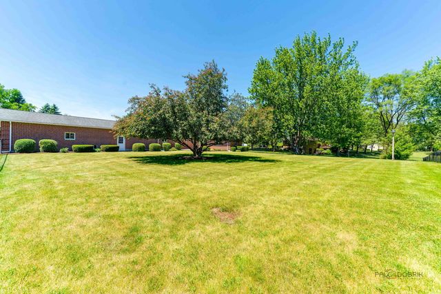 1516 W Reiche Lane, Mchenry, IL 60051