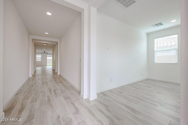 7680 W HONEYSUCKLE Drive, Peoria, AZ 85383