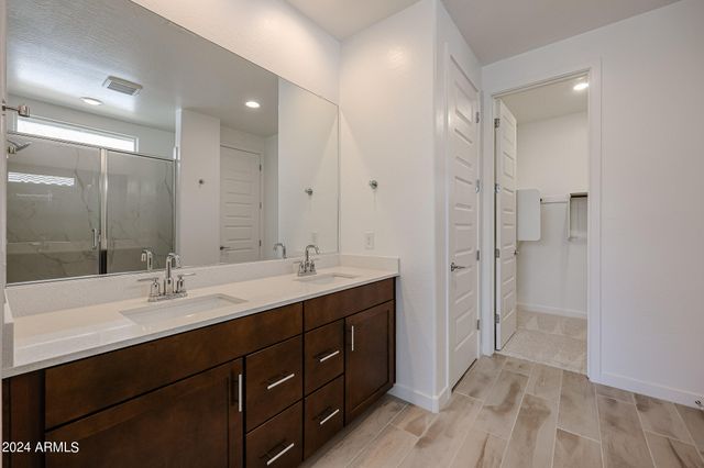 7680 W HONEYSUCKLE Drive, Peoria, AZ 85383