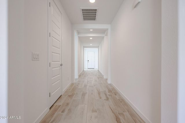 7680 W HONEYSUCKLE Drive, Peoria, AZ 85383