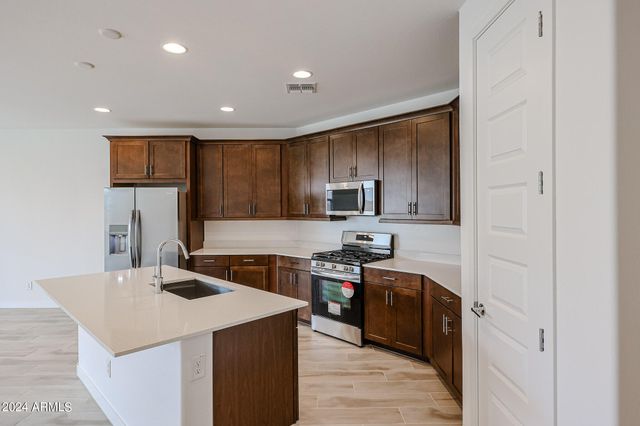 7680 W HONEYSUCKLE Drive, Peoria, AZ 85383