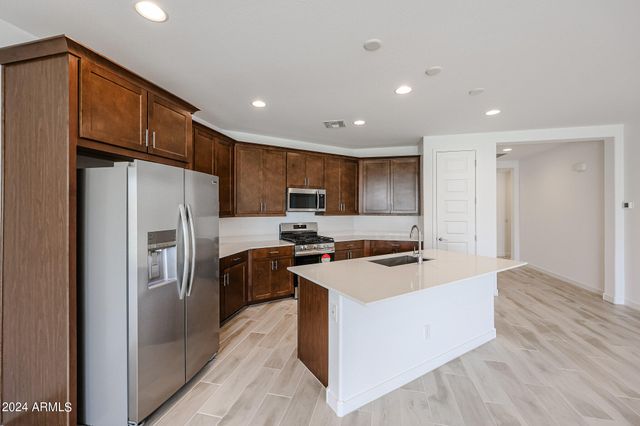 7680 W HONEYSUCKLE Drive, Peoria, AZ 85383