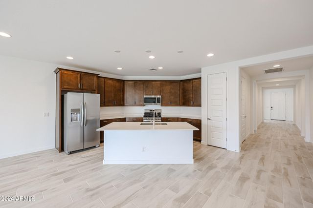 7680 W HONEYSUCKLE Drive, Peoria, AZ 85383
