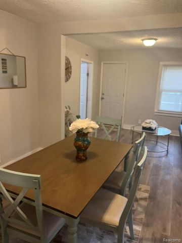21371 Doepfer Road, Warren, MI 48091