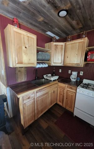 181103 W Sherman Road, Moyers, OK 74557