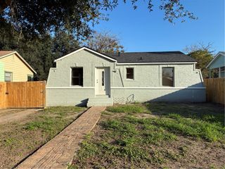 1138 Golla Dr, Corpus Christi, TX 78407