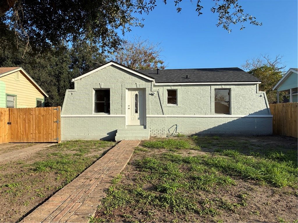 1138 Golla Dr, Corpus Christi, TX 78407