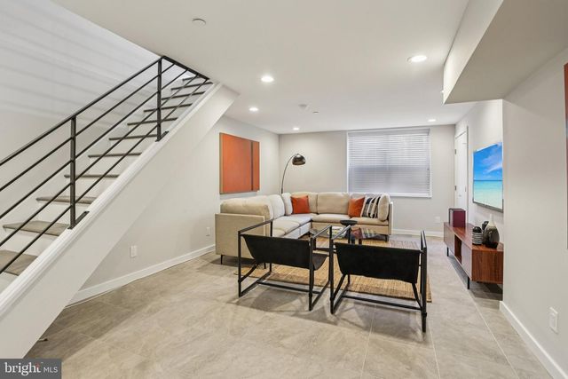 804 FERNON ST, Philadelphia, PA 19148