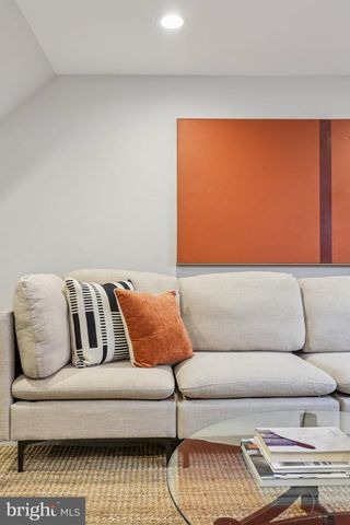 804 FERNON ST, Philadelphia, PA 19148