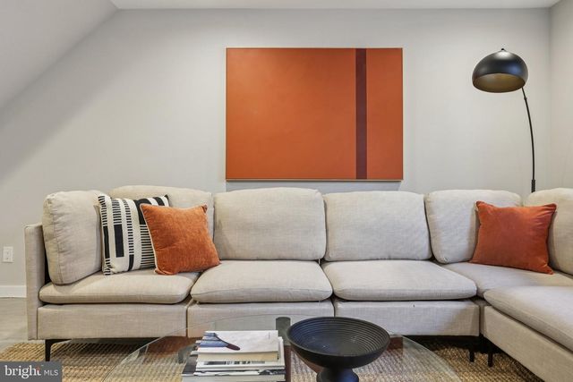 804 FERNON ST, Philadelphia, PA 19148