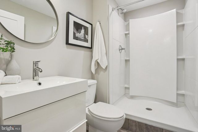 804 FERNON ST, Philadelphia, PA 19148