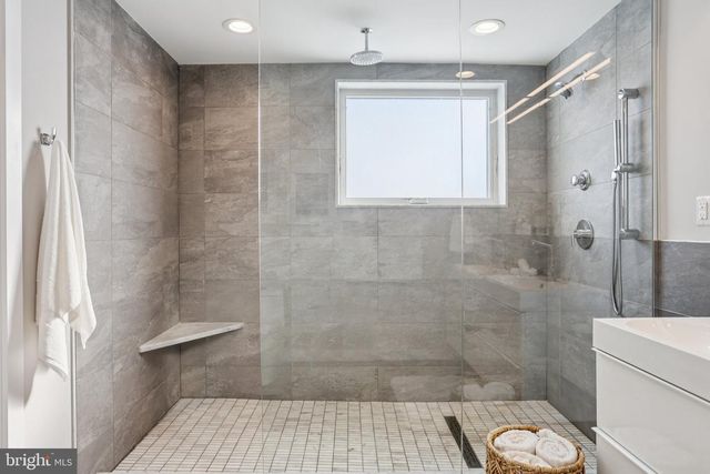 804 FERNON ST, Philadelphia, PA 19148