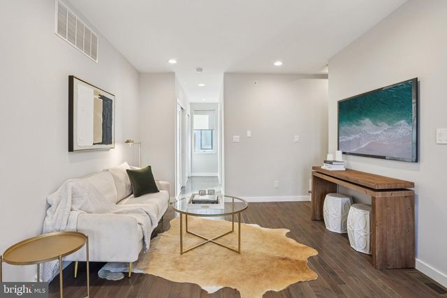 804 FERNON ST, Philadelphia, PA 19148