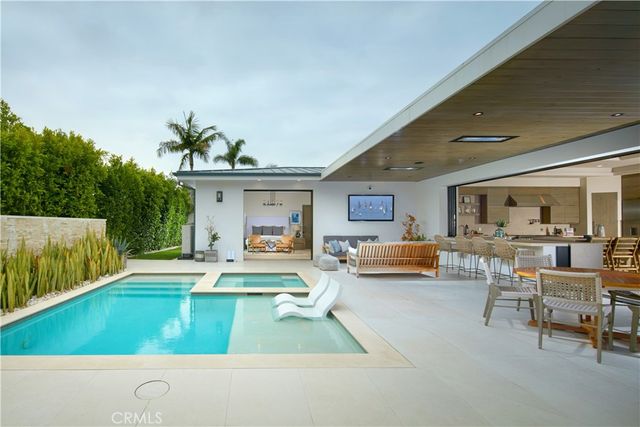 521 Angelita, Corona Del Mar, CA 92625