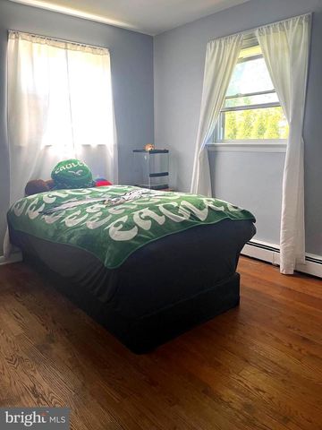 953 IVY DR, Lancaster, PA 17601