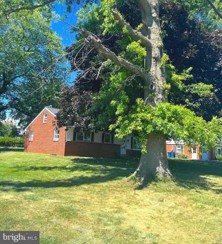 953 IVY DR, Lancaster, PA 17601