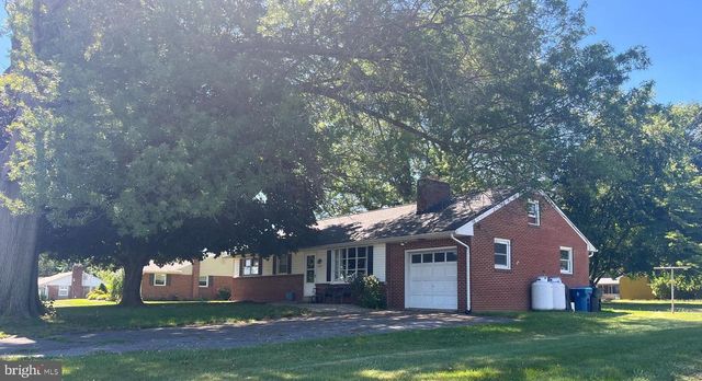 953 IVY DR, Lancaster, PA 17601