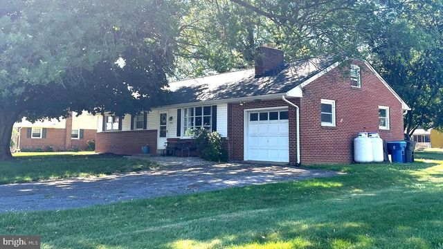 953 IVY DR, Lancaster, PA 17601