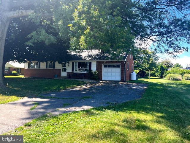 953 IVY DR, Lancaster, PA 17601