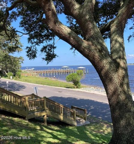 415 Cades Trail, Southport, NC 28461