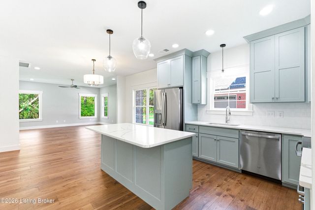 1008 Rowan Creek Dr, Bardstown, KY 40004