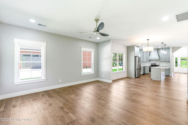 1008 Rowan Creek Dr, Bardstown, KY 40004