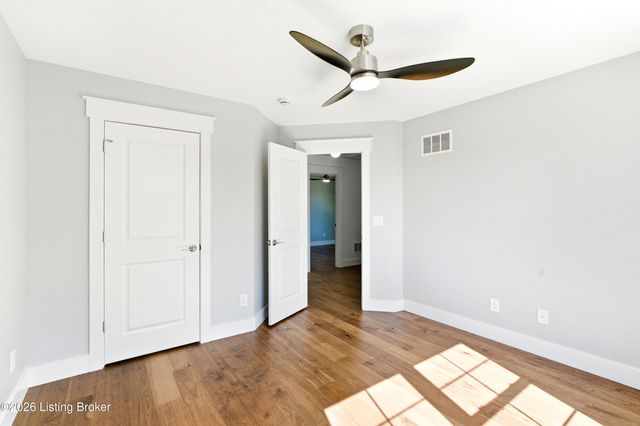 1008 Rowan Creek Dr, Bardstown, KY 40004
