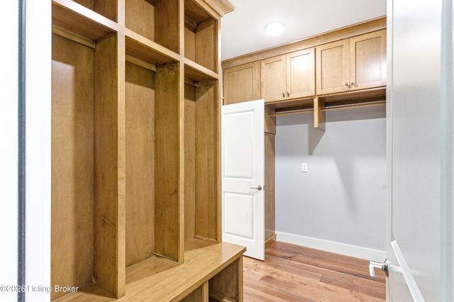 1008 Rowan Creek Dr, Bardstown, KY 40004