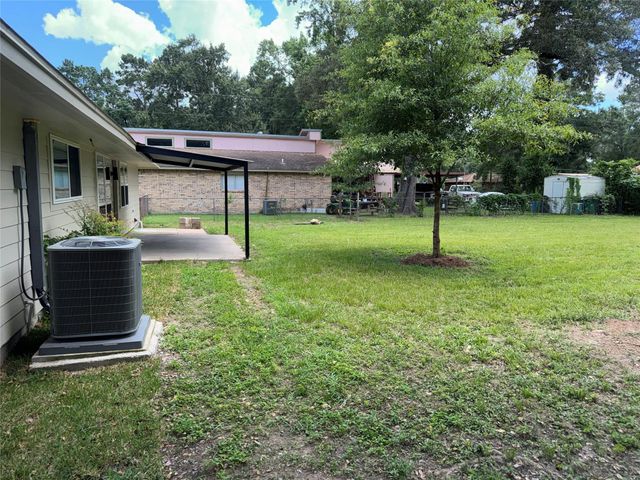 1303 S Franklin Avenue, Cleveland, TX 77327