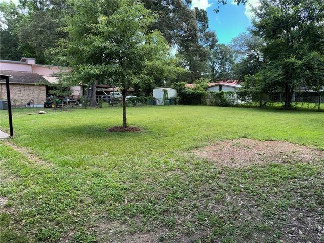 1303 S Franklin Avenue, Cleveland, TX 77327