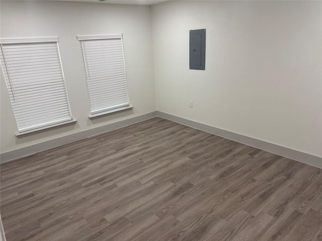 1303 S Franklin Avenue, Cleveland, TX 77327