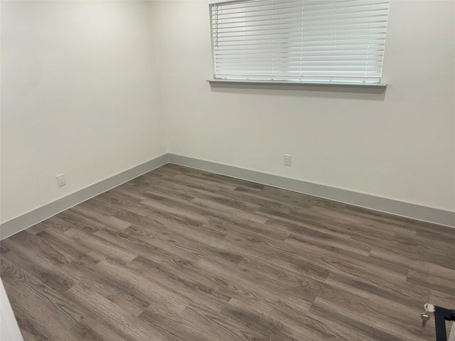 1303 S Franklin Avenue, Cleveland, TX 77327