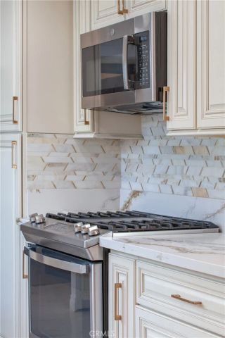 9502 Laurel Canyon, Arleta, CA 91331