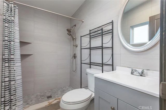 9502 Laurel Canyon, Arleta, CA 91331