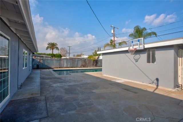 9502 Laurel Canyon, Arleta, CA 91331