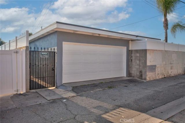 9502 Laurel Canyon, Arleta, CA 91331