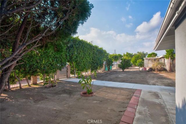 9502 Laurel Canyon, Arleta, CA 91331