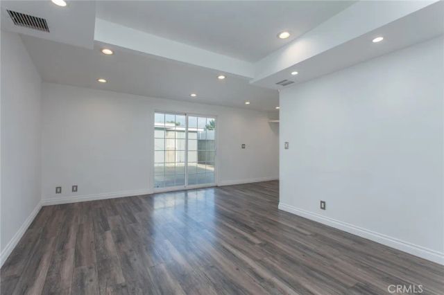 9502 Laurel Canyon, Arleta, CA 91331